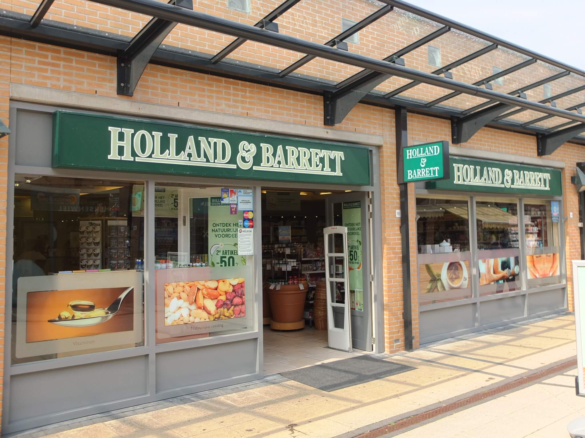 UK high street retailer first to ban wipes