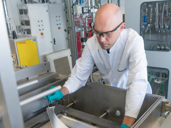 Dr Jonas Sundqvist with prototype textile-based solar cells. Credit Fraunhofer IKTS.jpg (1)