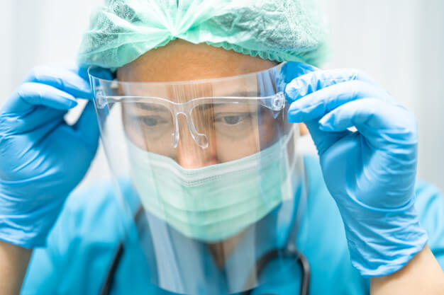 doctor ppe.jpg