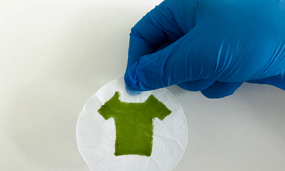 The Team Uses A 3D Printer To Deposit Living Algae (Which Acts As The Ink) Onto The Bacterial Cellulose. Image Credit University Of Rochester