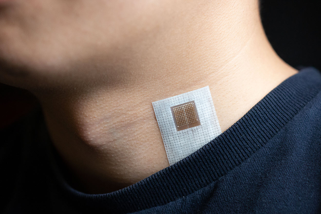 Flexible ultrasound patch monitors blood flow