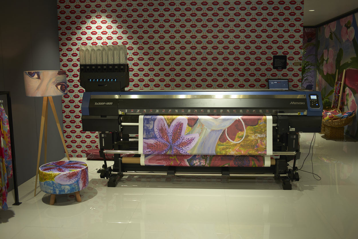Web The Mimaki TX300P Can Be Loaded With Two Sets Of Ink Simultaneously And Print To Either Paper Or Fabric