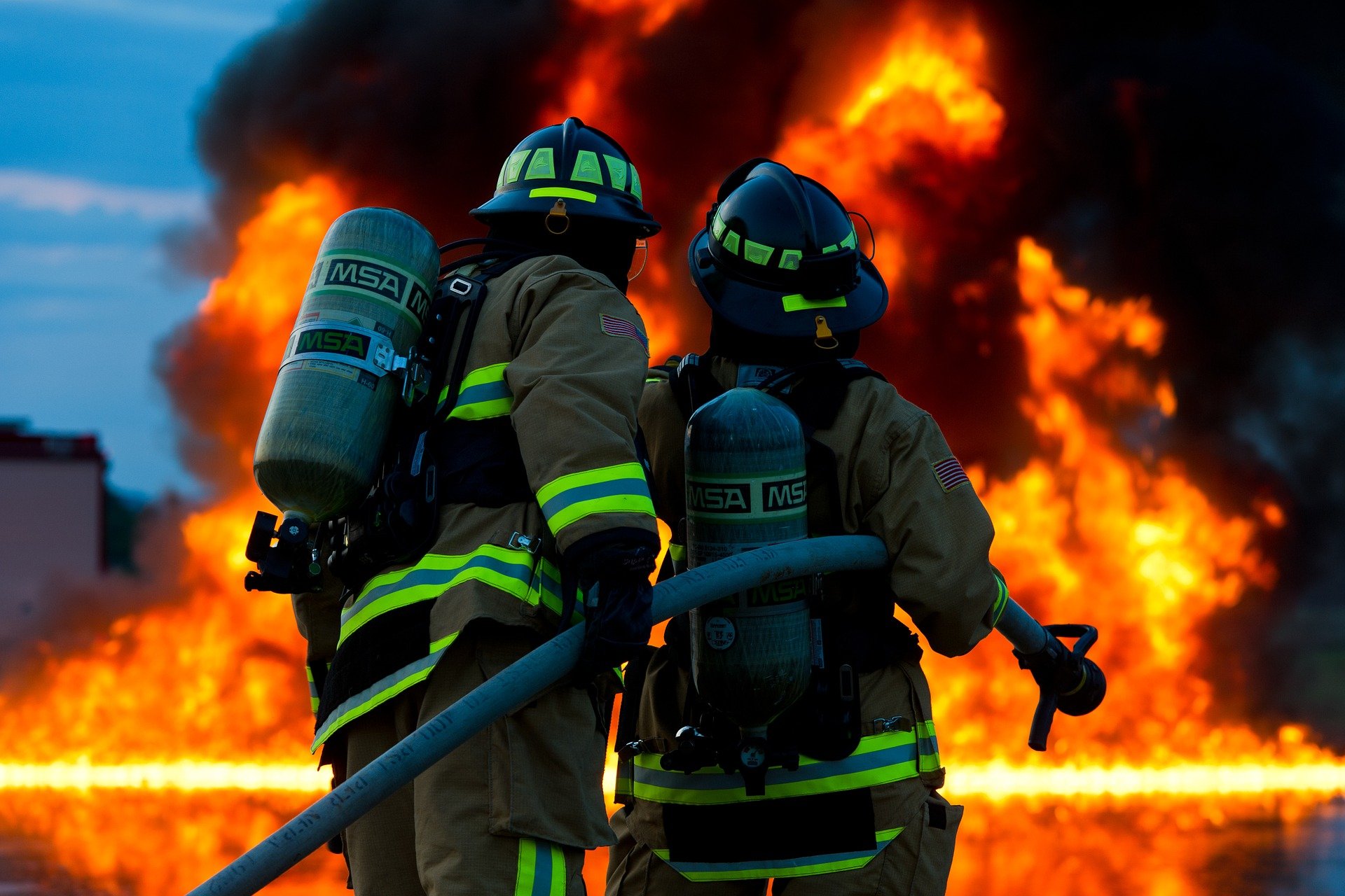 Sensor detects if firefighter gear is safe